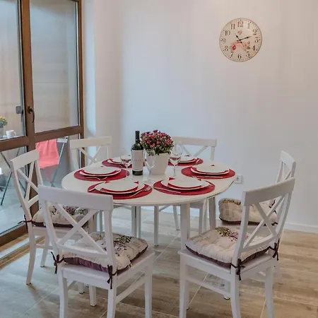 Bella'S Sea Apartment-Beach, Sea Garden ,Old Town, Free Parking, Free Evcharging Station Varna Exterior photo